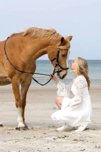 Konfirmation konfirmationsfotos hest Fotograf Janne Haslund