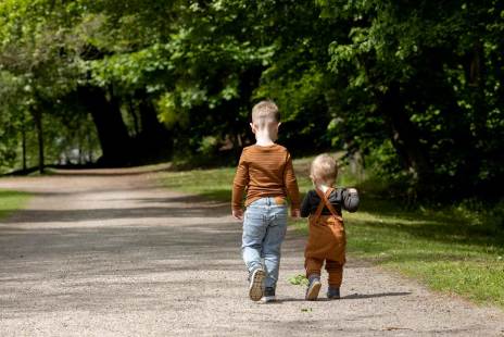 børnefoto søskende drenge Fotograf Janne Haslund