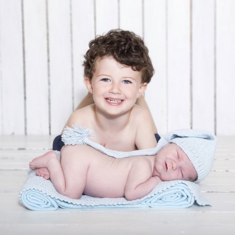 Nyfødt fotos nyfødtbilleder søskendefoto Fotograf Janne Haslund